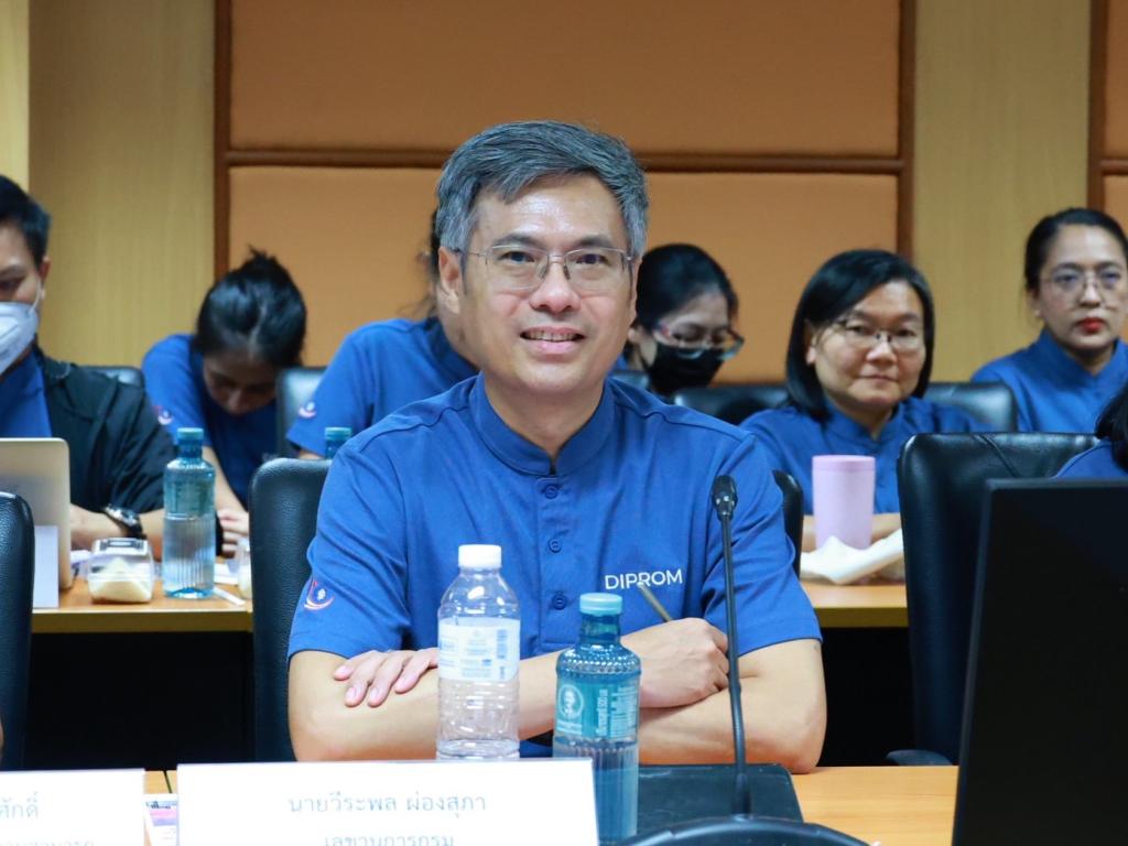 “อธิบดีณัฏฐิญา” นำทีมดีพร้อม ถอดรหัส กางโรดแมปปี 70 ชู 4 ยุทธศาสตร์ วางกลยุทธ์สร้างเกราะ เสริมแกร่ง SME ไทย พร้อมฝ่าวิกฤติ รุกหนัก "Green Economy" เชื่อมโยง Bio-Diesel ยกระดับสินค้าเกษตรสู่มาตรฐานโลก