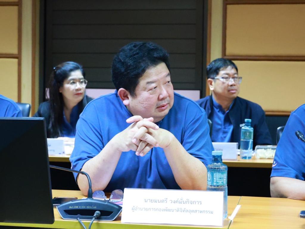 “อธิบดีณัฏฐิญา” นำทีมดีพร้อม ถอดรหัส กางโรดแมปปี 70 ชู 4 ยุทธศาสตร์ วางกลยุทธ์สร้างเกราะ เสริมแกร่ง SME ไทย พร้อมฝ่าวิกฤติ รุกหนัก "Green Economy" เชื่อมโยง Bio-Diesel ยกระดับสินค้าเกษตรสู่มาตรฐานโลก