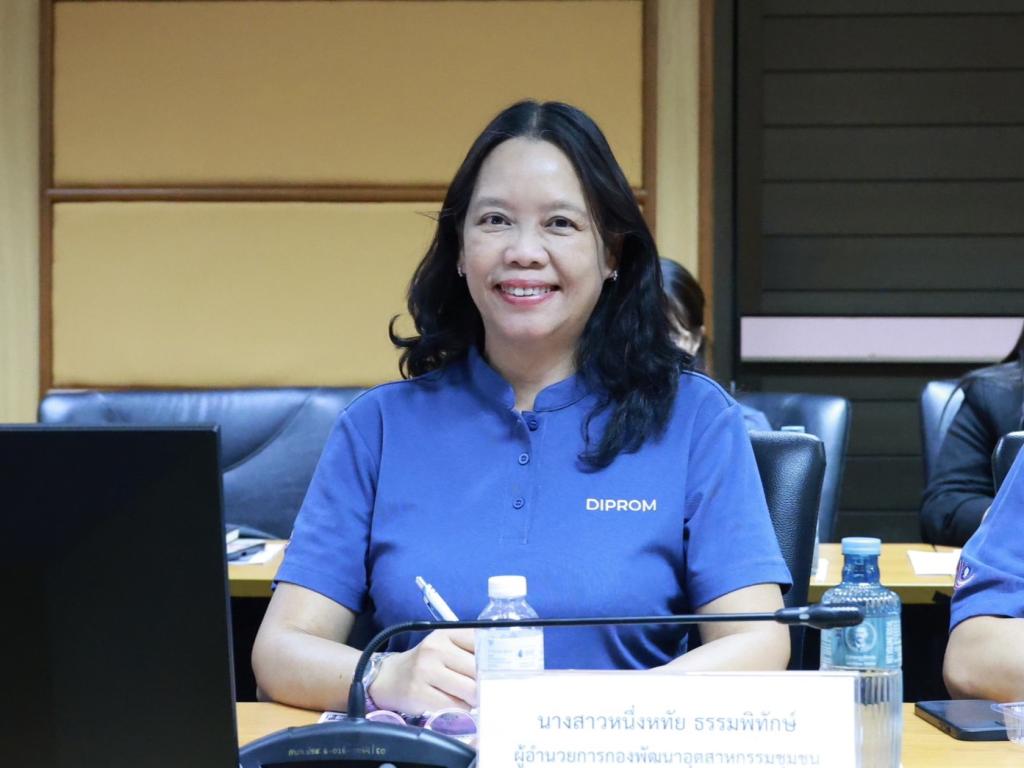 “อธิบดีณัฏฐิญา” นำทีมดีพร้อม ถอดรหัส กางโรดแมปปี 70 ชู 4 ยุทธศาสตร์ วางกลยุทธ์สร้างเกราะ เสริมแกร่ง SME ไทย พร้อมฝ่าวิกฤติ รุกหนัก "Green Economy" เชื่อมโยง Bio-Diesel ยกระดับสินค้าเกษตรสู่มาตรฐานโลก