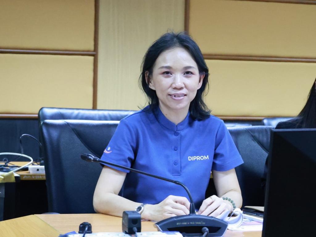 “อธิบดีณัฏฐิญา” นำทีมดีพร้อม ถอดรหัส กางโรดแมปปี 70 ชู 4 ยุทธศาสตร์ วางกลยุทธ์สร้างเกราะ เสริมแกร่ง SME ไทย พร้อมฝ่าวิกฤติ รุกหนัก "Green Economy" เชื่อมโยง Bio-Diesel ยกระดับสินค้าเกษตรสู่มาตรฐานโลก