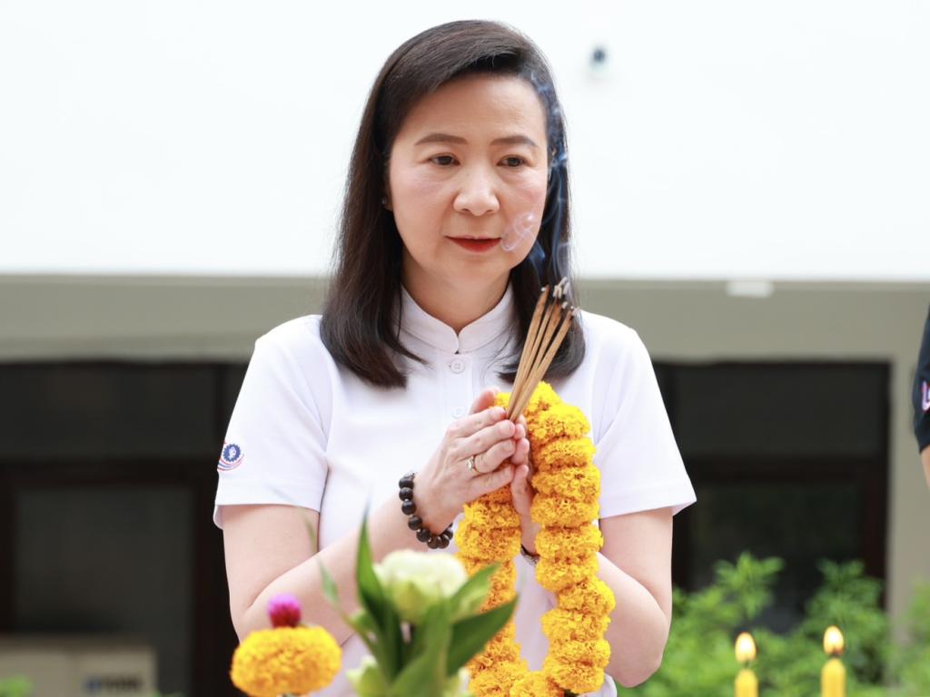 “อธิบดีณัฏฐิญา” นำทีมดีพร้อม บวงสรวงสักการะสิ่งศักดิ์สิทธิ์ ครบรอบ 84 ปี ที่ดีพร้อมได้พัฒนาอุตสาหกรรมชุมชน เป็นพลังขับเคลื่อนผู้ประกอบการฐานรากไทย