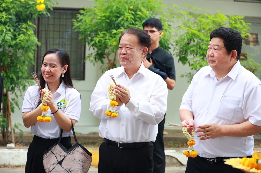 “อธิบดีณัฏฐิญา” นำทีมดีพร้อม บวงสรวงสักการะสิ่งศักดิ์สิทธิ์ ครบรอบ 84 ปี ที่ดีพร้อมได้พัฒนาอุตสาหกรรมชุมชน เป็นพลังขับเคลื่อนผู้ประกอบการฐานรากไทย