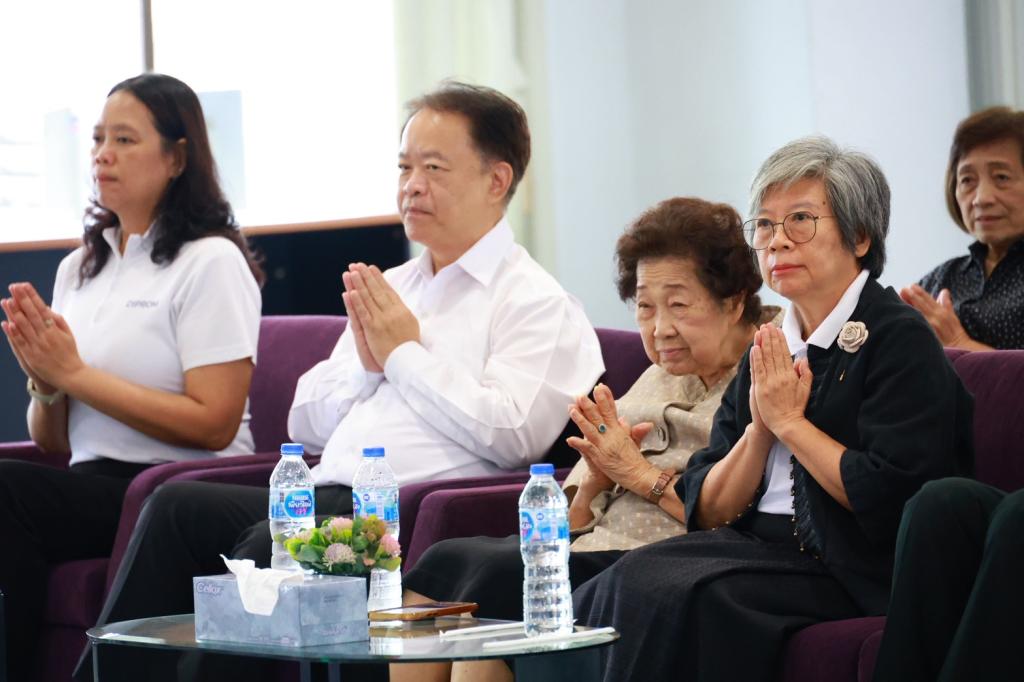 “อธิบดีณัฏฐิญา” นำทีมดีพร้อม บวงสรวงสักการะสิ่งศักดิ์สิทธิ์ ครบรอบ 84 ปี ที่ดีพร้อมได้พัฒนาอุตสาหกรรมชุมชน เป็นพลังขับเคลื่อนผู้ประกอบการฐานรากไทย