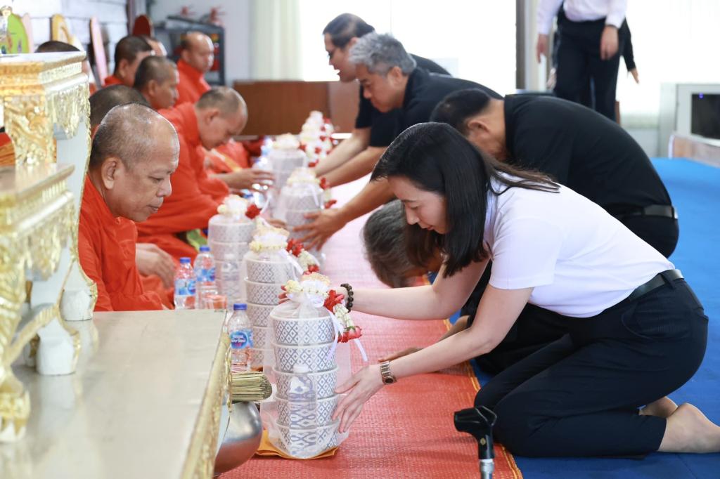 “อธิบดีณัฏฐิญา” นำทีมดีพร้อม บวงสรวงสักการะสิ่งศักดิ์สิทธิ์ ครบรอบ 84 ปี ที่ดีพร้อมได้พัฒนาอุตสาหกรรมชุมชน เป็นพลังขับเคลื่อนผู้ประกอบการฐานรากไทย