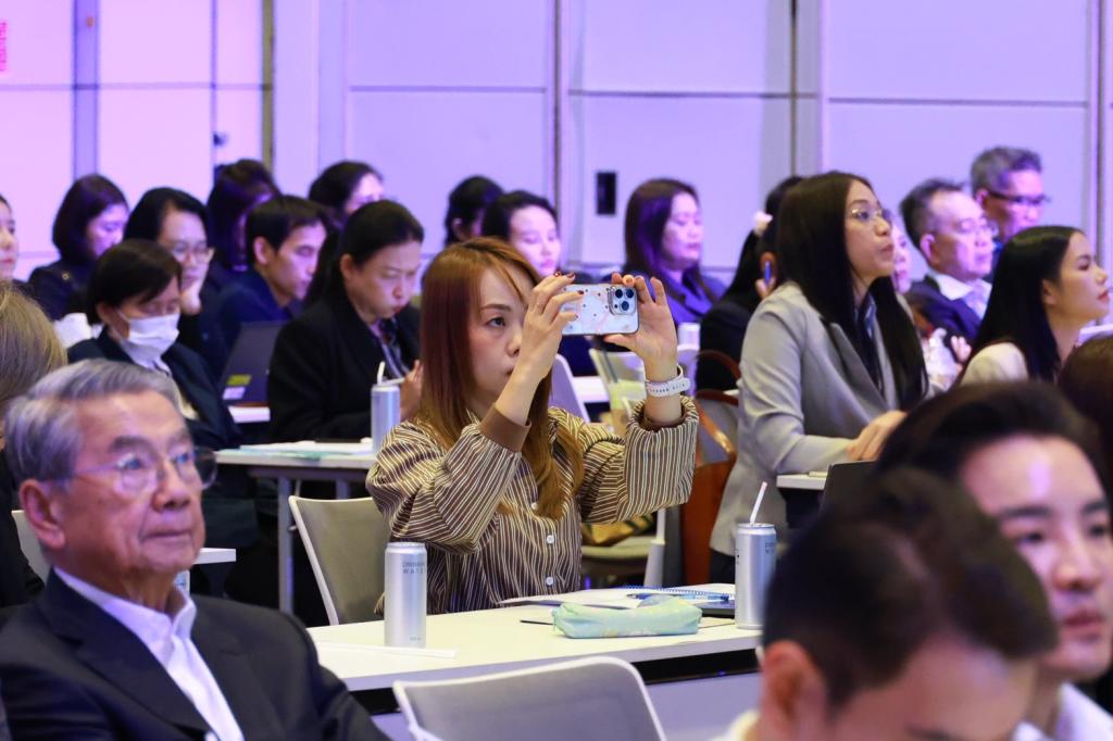 “ดีพร้อม” ชี้โอกาสของผู้ผลิตชิ้นส่วนยานยนต์ไทย เร่งปรับตัวสู่ยานยนต์แห่งอนาคต หรืออุตสาหกรรมระบบราง พร้อมหนุนศักยภาพอุตสาหกรรมไทยตลอดห่วงโซ่อุปทาน