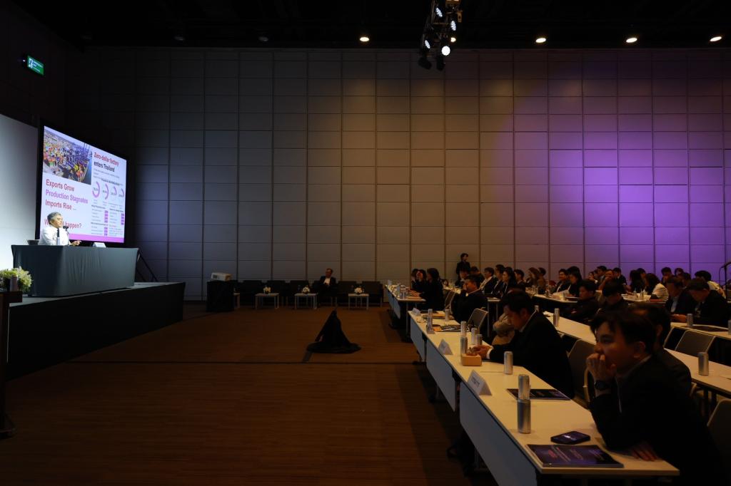 “ดีพร้อม” ชี้โอกาสของผู้ผลิตชิ้นส่วนยานยนต์ไทย เร่งปรับตัวสู่ยานยนต์แห่งอนาคต หรืออุตสาหกรรมระบบราง พร้อมหนุนศักยภาพอุตสาหกรรมไทยตลอดห่วงโซ่อุปทาน