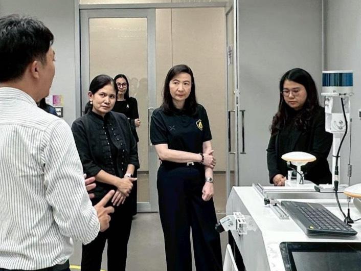 “อธิบดีณัฏฐิญา” รุก EEC สั่งลุย! ปั้นโปร EV ให้ดีพร้อม ดึง มจพ. ระยอง ติวเข้มบุคลากร สร้างทักษะแห่งอนาคต ปรับตัวตามแนวโน้มอุตสาหกรรมโลก