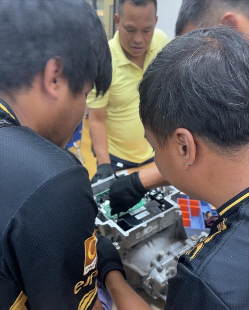 “อธิบดีณัฏฐิญา” รุก EEC สั่งลุย! ปั้นโปร EV ให้ดีพร้อม ดึง มจพ. ระยอง ติวเข้มบุคลากร สร้างทักษะแห่งอนาคต ปรับตัวตามแนวโน้มอุตสาหกรรมโลก