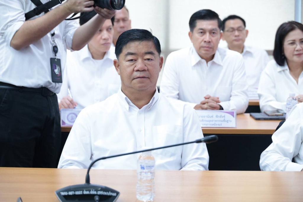 ‘วราวุธ’ เข้า ก.อุตฯ วันแรก ชู ONE MIND พบปะข้าราชการ ผนึกกำลังอุตสาหกรรมไทย ฝ่าวิกฤติพลังงาน