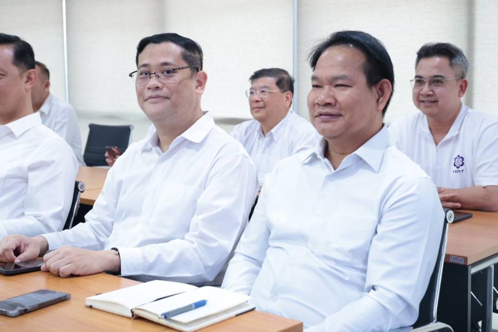 ‘วราวุธ’ เข้า ก.อุตฯ วันแรก ชู ONE MIND พบปะข้าราชการ ผนึกกำลังอุตสาหกรรมไทย ฝ่าวิกฤติพลังงาน