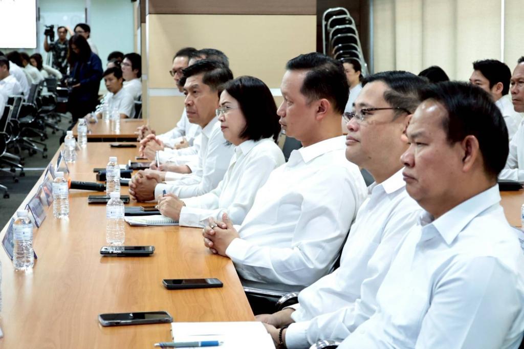 ‘วราวุธ’ เข้า ก.อุตฯ วันแรก ชู ONE MIND พบปะข้าราชการ ผนึกกำลังอุตสาหกรรมไทย ฝ่าวิกฤติพลังงาน