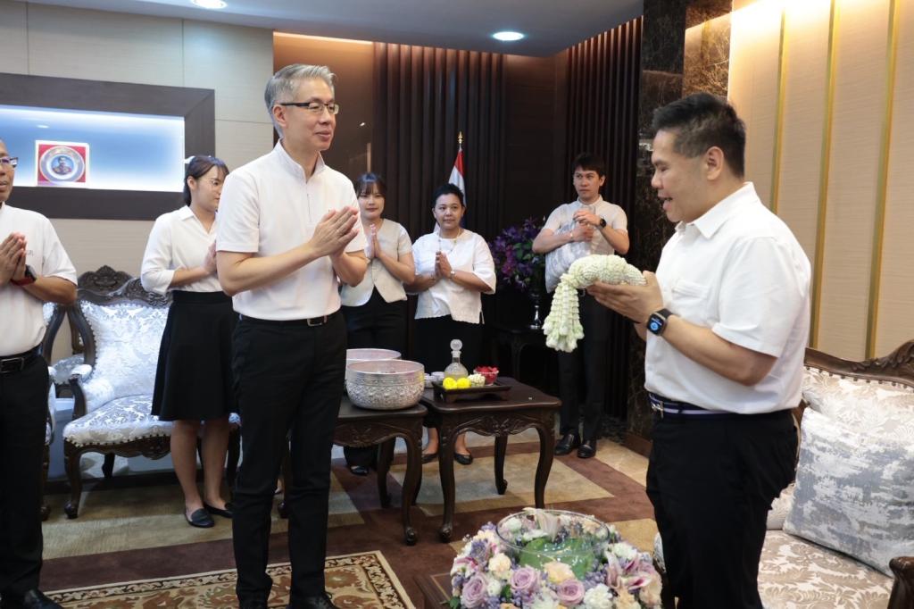 “อธิบดีณัฏฐิญา” ร่วมสืบสานวัฒนธรรมประเพณีสงกรานต์ปี 69 รดน้ำขอพร รมว.วราวุธ พร้อมทำงานตามแนวทาง “อุตสาหกรรมหนึ่งเดียว”