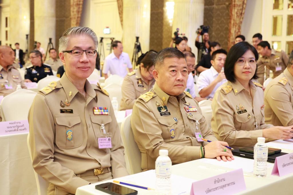 ‘วราวุธ’ นำทีมอุตสาหกรรมขานรับนโยบายงบปี 70 ชูนโยบาย 10 พลัส เร่งปรับตัวรับโลกผันผวน