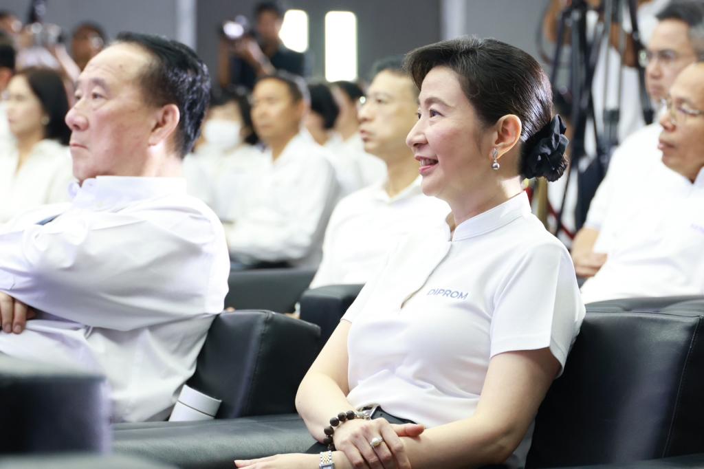 “รมว.วราวุธ” กางโรดแมป “ONE MIND” พลิกอุตสาหกรรมไทยยุคใหม่ ปั้น 4 เสาหลัก ดันเศรษฐกิจสีเขียว-ดิจิทัลเชื่อมโลก คุณภาพชีวิต ยกระดับเอสเอ็มอีสู่ Global Value Chain