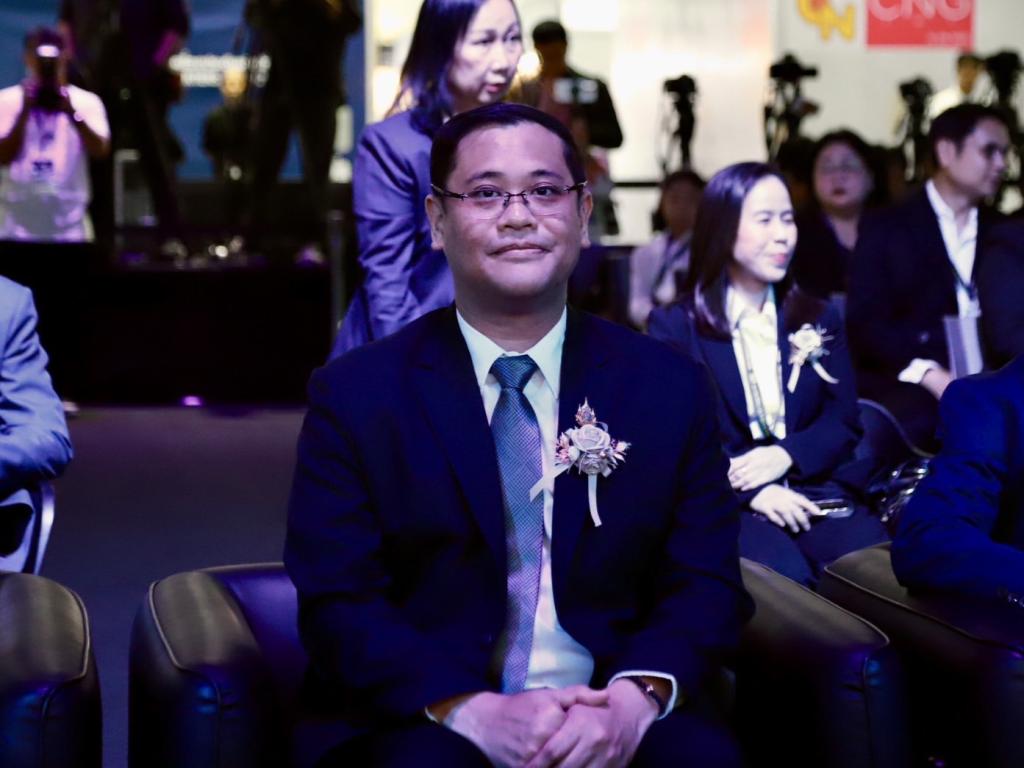 “รองอธิบดีพลาวุธฯ” ร่วมเปิดงาน JGAB 2026 ผลักดันผู้ประกอบการไทยรุ่นใหม่สู่ห่วงโซ่คุณค่าระดับสากล ปักหมุดไทยสู่ศูนย์กลางอัญมณีโลก