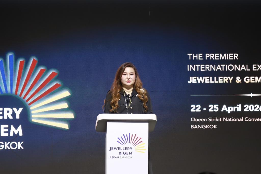 “รองอธิบดีพลาวุธฯ” ร่วมเปิดงาน JGAB 2026 ผลักดันผู้ประกอบการไทยรุ่นใหม่สู่ห่วงโซ่คุณค่าระดับสากล ปักหมุดไทยสู่ศูนย์กลางอัญมณีโลก