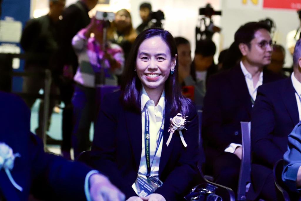 “รองอธิบดีพลาวุธฯ” ร่วมเปิดงาน JGAB 2026 ผลักดันผู้ประกอบการไทยรุ่นใหม่สู่ห่วงโซ่คุณค่าระดับสากล ปักหมุดไทยสู่ศูนย์กลางอัญมณีโลก