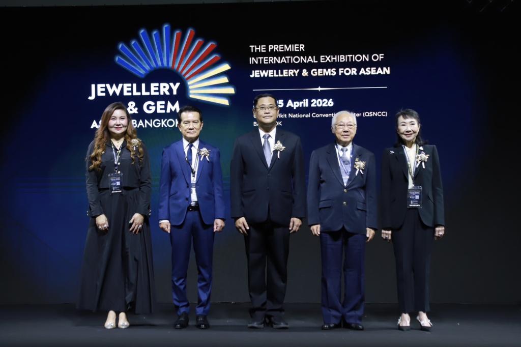 “รองอธิบดีพลาวุธฯ” ร่วมเปิดงาน JGAB 2026 ผลักดันผู้ประกอบการไทยรุ่นใหม่สู่ห่วงโซ่คุณค่าระดับสากล ปักหมุดไทยสู่ศูนย์กลางอัญมณีโลก