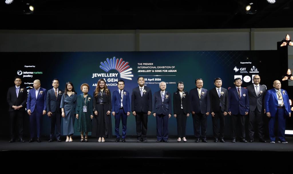 “รองอธิบดีพลาวุธฯ” ร่วมเปิดงาน JGAB 2026 ผลักดันผู้ประกอบการไทยรุ่นใหม่สู่ห่วงโซ่คุณค่าระดับสากล ปักหมุดไทยสู่ศูนย์กลางอัญมณีโลก