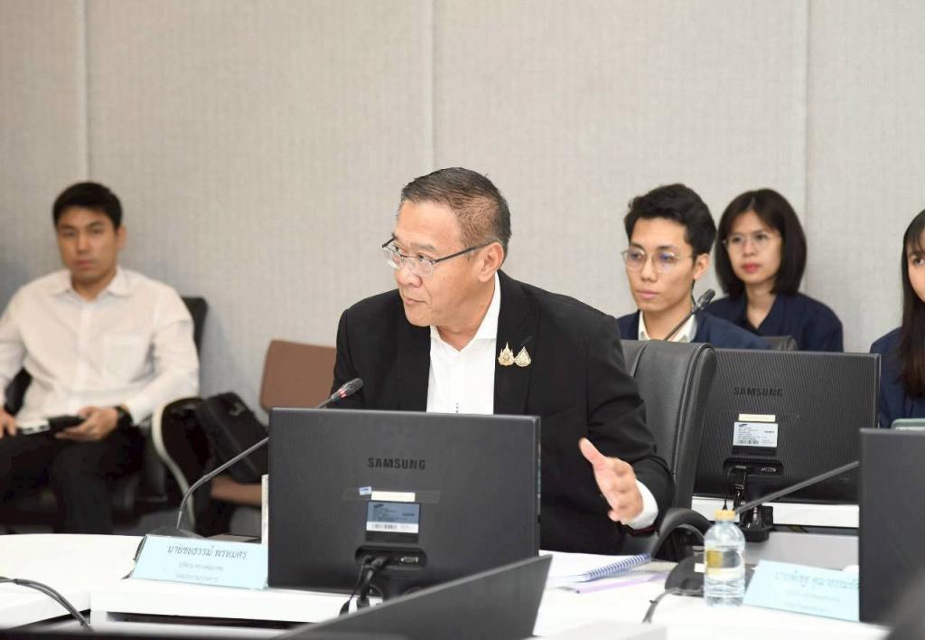 “รองอธิบดีดุสิต” ร่วมประชุมบอร์ดนโยบายการขนส่งทางราง พร้อมส่งเสริมการผลิตรถไฟในประเทศ มั่นใจช่วยอุตสาหกรรมเศรษฐกิจไทยโตได้ในระยะยาว