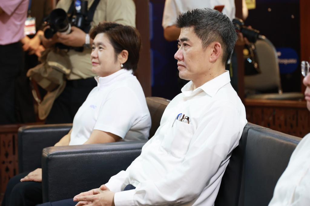กระทรวงอุตฯ ลุยพื้นที่สุพรรณฯ เดินเกมอุตสาหกรรมไทย หนุนดีพร้อมใช้ DIPROM ITC เปิดทาง SMEs เข้าถึง “เทคโนโลยีเครื่องจักรพัฒนาสินค้า ที่ปรึกษา เงินทุน” พร้อมเปิดตัวโรงงานผลิตต้นแบบ “8 – พร้อม – พัฒน์” ต่อยอดสินค้าไทยสู่ตลาดโลก