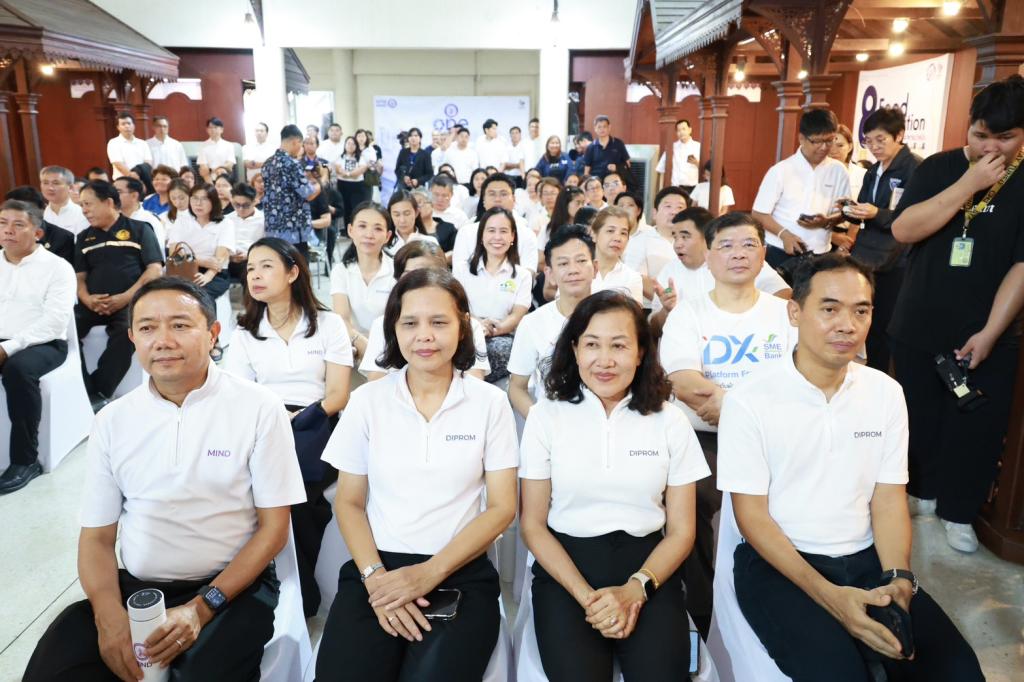 กระทรวงอุตฯ ลุยพื้นที่สุพรรณฯ เดินเกมอุตสาหกรรมไทย หนุนดีพร้อมใช้ DIPROM ITC เปิดทาง SMEs เข้าถึง “เทคโนโลยีเครื่องจักรพัฒนาสินค้า ที่ปรึกษา เงินทุน” พร้อมเปิดตัวโรงงานผลิตต้นแบบ “8 – พร้อม – พัฒน์” ต่อยอดสินค้าไทยสู่ตลาดโลก