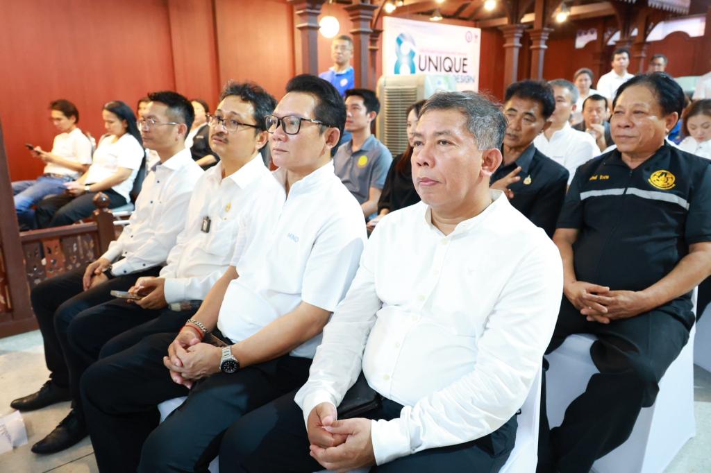 กระทรวงอุตฯ ลุยพื้นที่สุพรรณฯ เดินเกมอุตสาหกรรมไทย หนุนดีพร้อมใช้ DIPROM ITC เปิดทาง SMEs เข้าถึง “เทคโนโลยีเครื่องจักรพัฒนาสินค้า ที่ปรึกษา เงินทุน” พร้อมเปิดตัวโรงงานผลิตต้นแบบ “8 – พร้อม – พัฒน์” ต่อยอดสินค้าไทยสู่ตลาดโลก