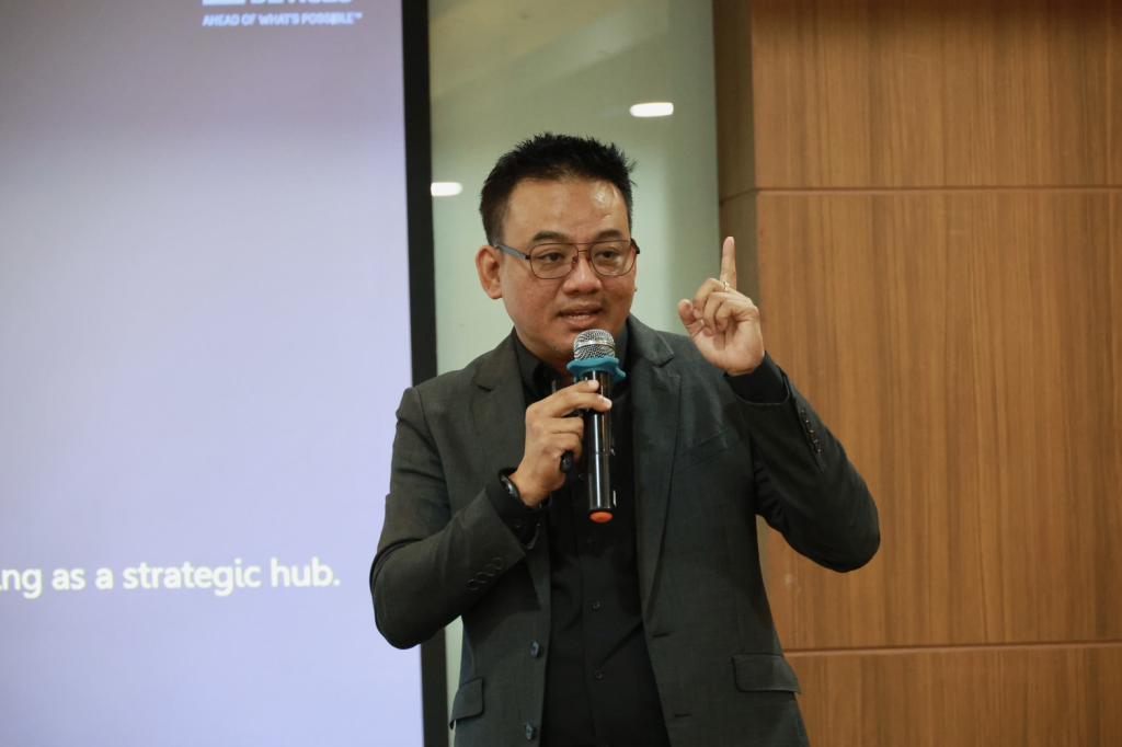 ดีพร้อม ผนึก 5 หน่วยงานรัฐ ปั้น “นิคมอุตสาหกรรม SME” เชื่อมโยงห่วงโซ่อุปทาน EV-อิเล็กทรอนิกส์โลก