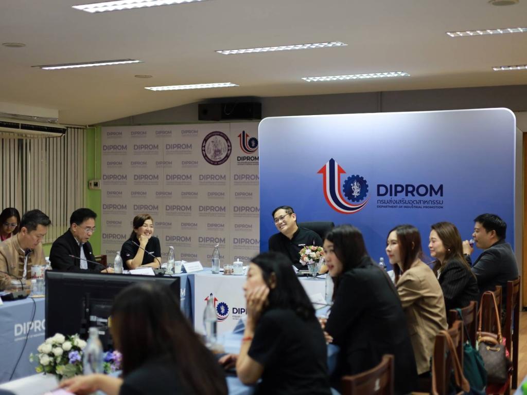 “ดีพร้อม x โตโยต้า” ผนึกกำลังดันโมเดลธุรกิจใหม่ Share Logistics ใช้รถเที่ยวกลับ ลดต้นทุนค่าขนส่ง ช่วยผู้ประกอบการไทย ฝ่าวิกฤตพลังงาน ดันภาคเหนือสู่ต้นแบบโลจิสติกส์ยั่งยืน
