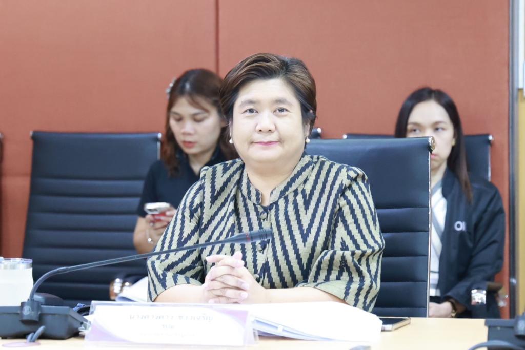 “อธิบดีณัฏฐิญา” ดัน “คนดีพร้อม” ผ่านการตอบรับทุนรัฐบาล ปี68 แล้ว4ราย ได้ไปต่อทั้งทุนศึกษา และทุนอบรม “ปลัดณัฐพล” หนุนทุนรัฐบาลอย่างต่อเนื่อง นำผู้บริหาร ถกทุน ก.พ. ปี 69 “ดีพร้อม” เฮได้จัดสรรอีก 3 ทุนรัฐบาล เตรียมติดสปีดพัฒนาคนดีพร้อมสู่อุตสาหกรรมยุคใหม่