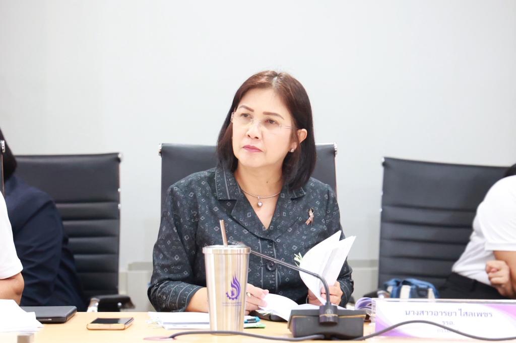 “อธิบดีณัฏฐิญา” ดัน “คนดีพร้อม” ผ่านการตอบรับทุนรัฐบาล ปี68 แล้ว4ราย ได้ไปต่อทั้งทุนศึกษา และทุนอบรม “ปลัดณัฐพล” หนุนทุนรัฐบาลอย่างต่อเนื่อง นำผู้บริหาร ถกทุน ก.พ. ปี 69 “ดีพร้อม” เฮได้จัดสรรอีก 3 ทุนรัฐบาล เตรียมติดสปีดพัฒนาคนดีพร้อมสู่อุตสาหกรรมยุคใหม่