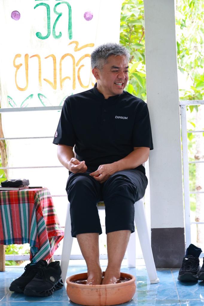 “อธิบดีณัฏฐิญา” นำทีม อก. ตะลุยชุมชนแปรรูปไม้ผลต้นน้ำตาปี ชื่นชมการเพิ่มมูลค่า สร้างรายได้ ให้เศรษฐกิจฐานรากเข้มแข็ง