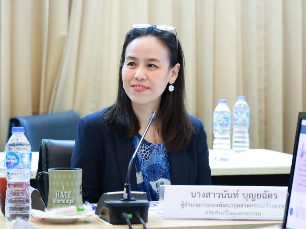 “รองอธิบดีพลาวุธ" นั่งหัวโต๊ะประชุมพิจารณาเกณฑ์คัดเลือก เตรียมแผนรับสมัคร SMEs ดีเด่น 2569 เฟ้นหาสุดยอด SMEs สายครีเอทีฟ สร้างสินค้าไทยที่แตกต่างอย่างมีคุณค่า