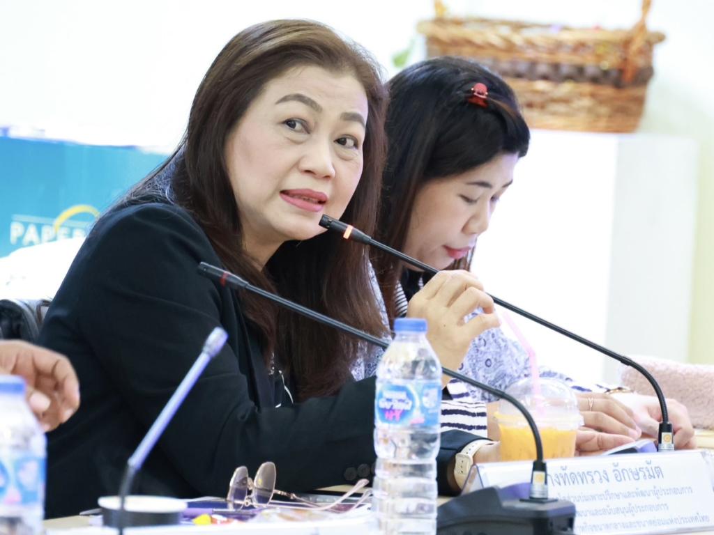 “รองอธิบดีพลาวุธ" นั่งหัวโต๊ะประชุมพิจารณาเกณฑ์คัดเลือก เตรียมแผนรับสมัคร SMEs ดีเด่น 2569 เฟ้นหาสุดยอด SMEs สายครีเอทีฟ สร้างสินค้าไทยที่แตกต่างอย่างมีคุณค่า