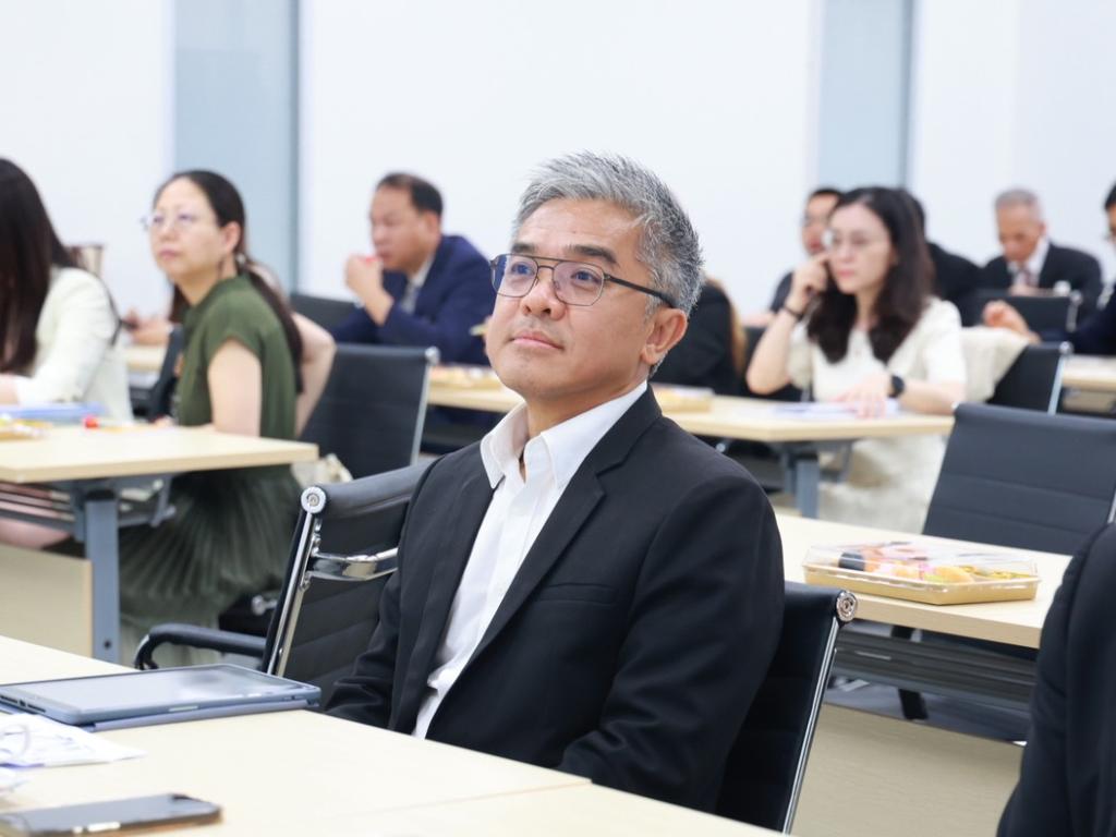 “ดีพร้อม” เดินหน้าหนุนอุตสาหกรรมไทยสู่ Industry 4.0 ดันไทยสู่ฮับหุ่นยนต์และระบบอัตโนมัติอาเซียน    ชี้ลงทุนจีนต้องควบคู่ถ่ายทอดเทคโนโลยี สร้างคนไทยรองรับอุตสาหกรรมศักยภาพ