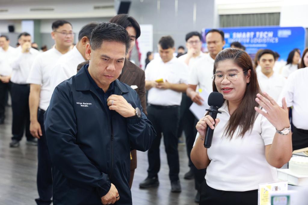 “วราวุธ” เดินเครื่อง ONE MIND สั่ง “ดีพร้อม” ปลุก SMEs–ชุมชนไทย สู่เศรษฐกิจมูลค่าสูง ชู 3 อุตสาหกรรมดาวรุ่ง “ผ้าไทย–เกษตรไบโอ–อาหารไทย” เชื่อมเทคโนโลยี ทุน และตลาด ยกระดับฐานรากเศรษฐกิจไทย