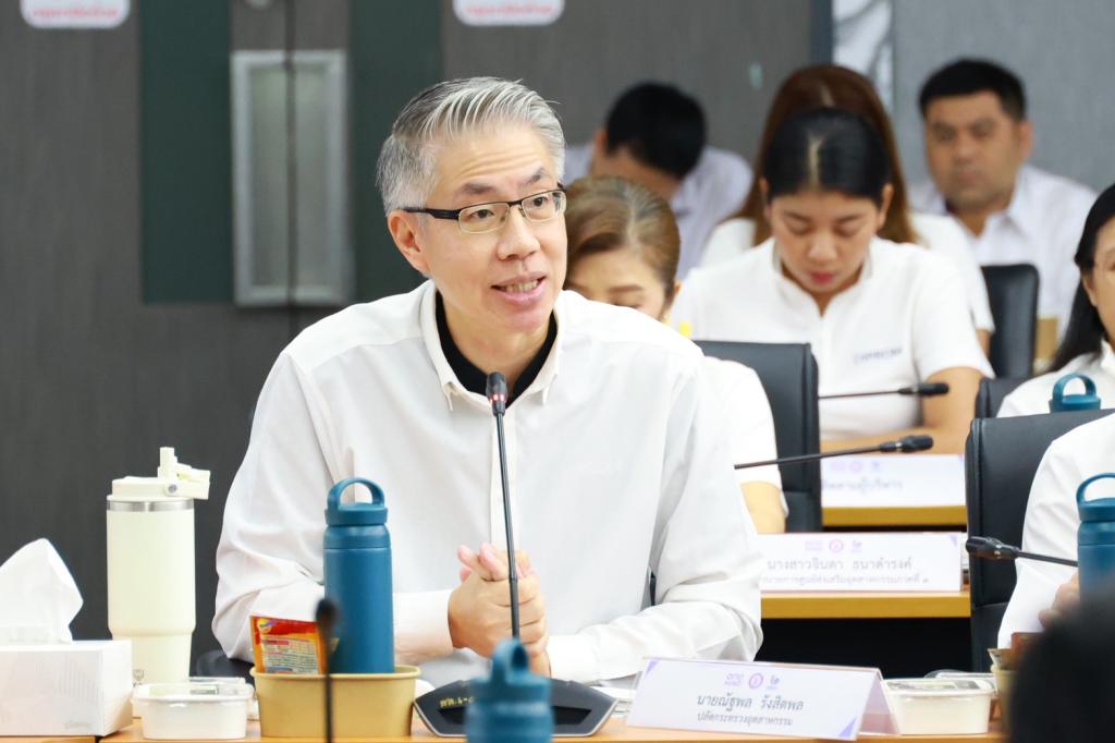 “วราวุธ” เดินเครื่อง ONE MIND สั่ง “ดีพร้อม” ปลุก SMEs–ชุมชนไทย สู่เศรษฐกิจมูลค่าสูง ชู 3 อุตสาหกรรมดาวรุ่ง “ผ้าไทย–เกษตรไบโอ–อาหารไทย” เชื่อมเทคโนโลยี ทุน และตลาด ยกระดับฐานรากเศรษฐกิจไทย