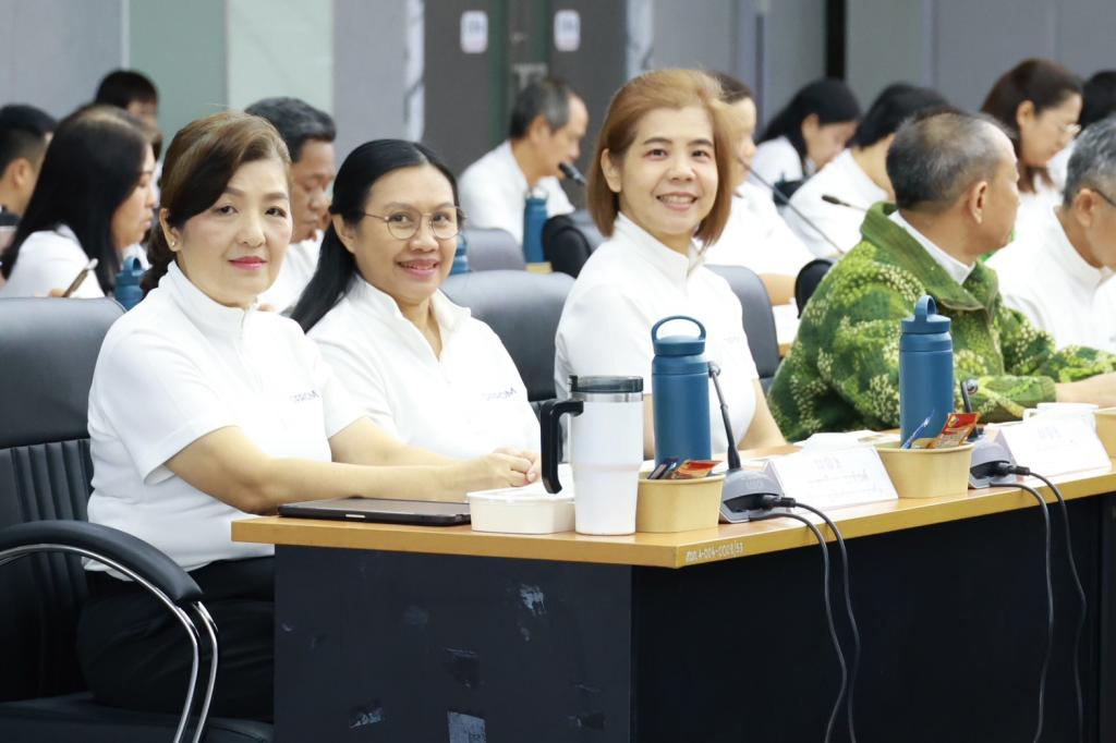 “วราวุธ” เดินเครื่อง ONE MIND สั่ง “ดีพร้อม” ปลุก SMEs–ชุมชนไทย สู่เศรษฐกิจมูลค่าสูง ชู 3 อุตสาหกรรมดาวรุ่ง “ผ้าไทย–เกษตรไบโอ–อาหารไทย” เชื่อมเทคโนโลยี ทุน และตลาด ยกระดับฐานรากเศรษฐกิจไทย