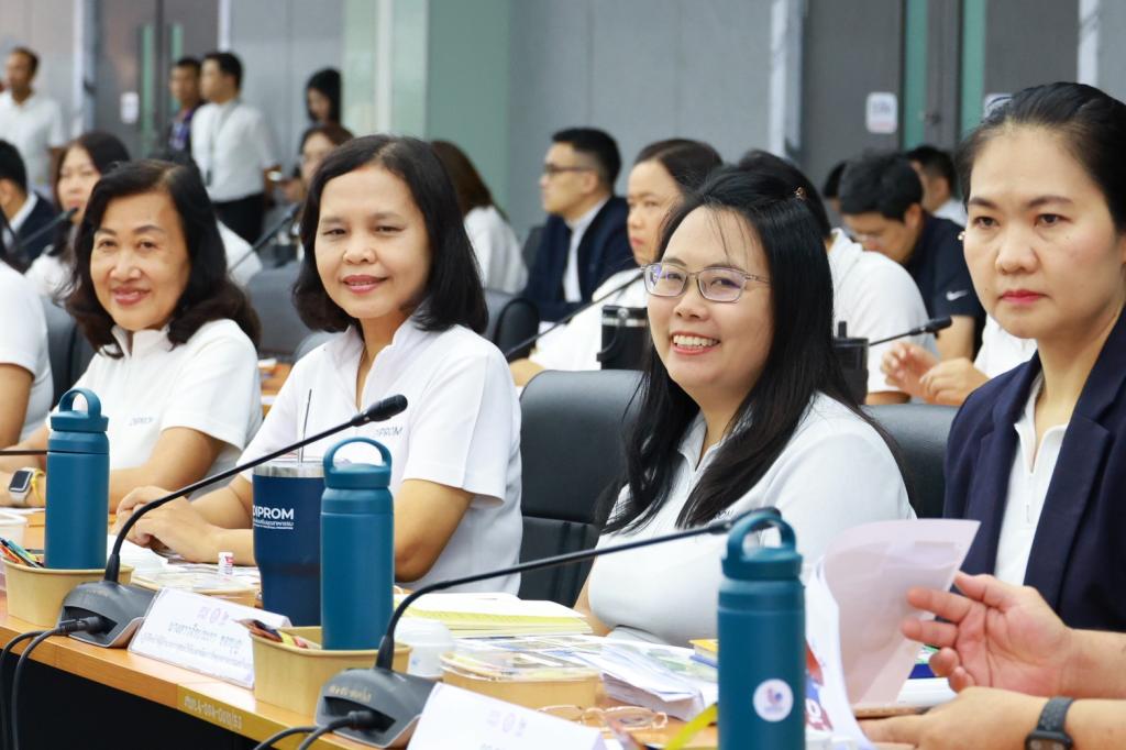 “วราวุธ” เดินเครื่อง ONE MIND สั่ง “ดีพร้อม” ปลุก SMEs–ชุมชนไทย สู่เศรษฐกิจมูลค่าสูง ชู 3 อุตสาหกรรมดาวรุ่ง “ผ้าไทย–เกษตรไบโอ–อาหารไทย” เชื่อมเทคโนโลยี ทุน และตลาด ยกระดับฐานรากเศรษฐกิจไทย