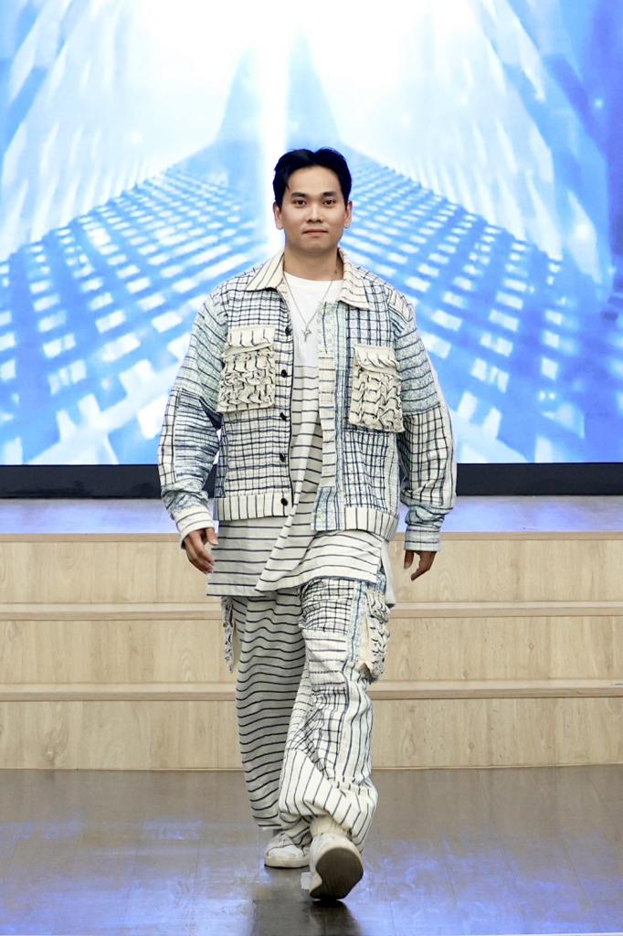 “วราวุธ” เดินเครื่อง ONE MIND สั่ง “ดีพร้อม” ปลุก SMEs–ชุมชนไทย สู่เศรษฐกิจมูลค่าสูง ชู 3 อุตสาหกรรมดาวรุ่ง “ผ้าไทย–เกษตรไบโอ–อาหารไทย” เชื่อมเทคโนโลยี ทุน และตลาด ยกระดับฐานรากเศรษฐกิจไทย