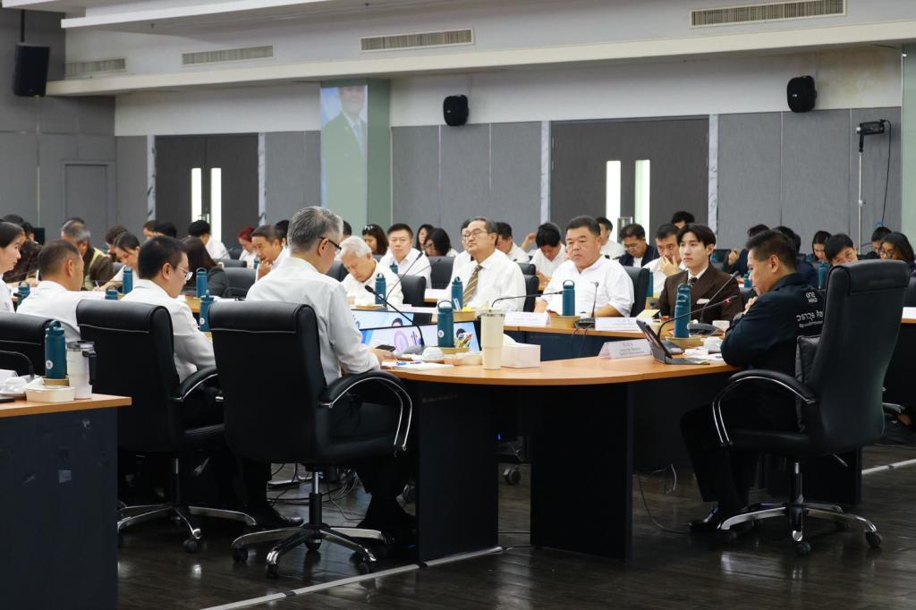 “วราวุธ” เดินเครื่อง ONE MIND สั่ง “ดีพร้อม” ปลุก SMEs–ชุมชนไทย สู่เศรษฐกิจมูลค่าสูง ชู 3 อุตสาหกรรมดาวรุ่ง “ผ้าไทย–เกษตรไบโอ–อาหารไทย” เชื่อมเทคโนโลยี ทุน และตลาด ยกระดับฐานรากเศรษฐกิจไทย