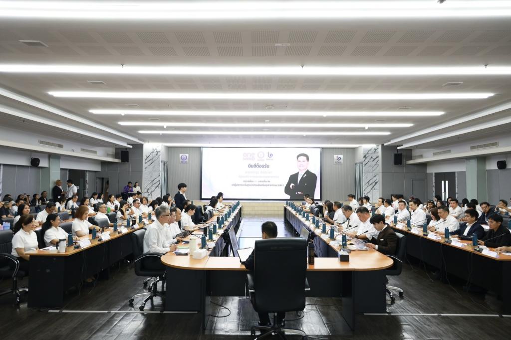 “วราวุธ” เดินเครื่อง ONE MIND สั่ง “ดีพร้อม” ปลุก SMEs–ชุมชนไทย สู่เศรษฐกิจมูลค่าสูง ชู 3 อุตสาหกรรมดาวรุ่ง “ผ้าไทย–เกษตรไบโอ–อาหารไทย” เชื่อมเทคโนโลยี ทุน และตลาด ยกระดับฐานรากเศรษฐกิจไทย