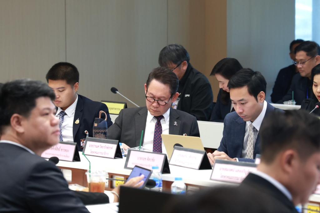 “ดีพร้อม” ร่วมหารือ "กมธ.อุตสาหกรรม" เดินหน้ายกระดับ SMEs ไทย ให้แข็งแรง พร้อมรับมือการเปลี่ยนแปลงและเศรษฐกิจโลกผันผวน