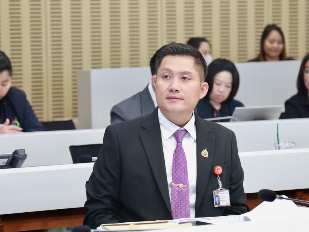 “ดีพร้อม” ร่วมหารือ "กมธ.อุตสาหกรรม" เดินหน้ายกระดับ SMEs ไทย ให้แข็งแรง พร้อมรับมือการเปลี่ยนแปลงและเศรษฐกิจโลกผันผวน