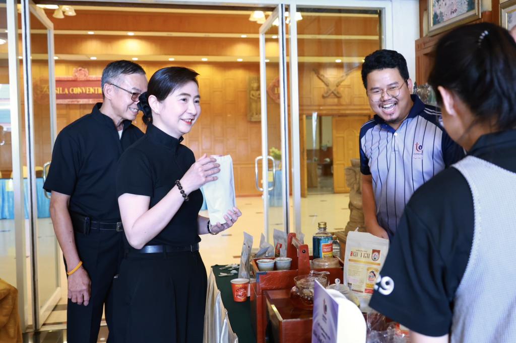 “อธิบดีณัฏฐิญา” โชว์ความสำเร็จ “ดีพร้อม คพอ.” ปั้น CEO มืออาชีพ เชื่อมโอกาสเศรษฐกิจภูมิภาคพร้อมชูผู้นำธุรกิจต้องปรับตัว รับมือโลกที่เปลี่ยนเร็ว