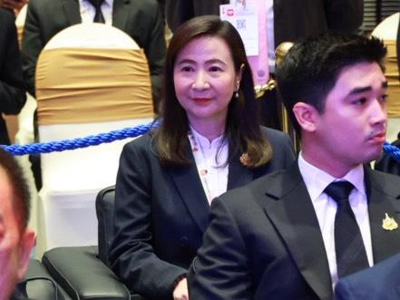 “ปลัดณัฐพล” นำทีม อุตฯ เยี่ยมชมบูธ "ดีพร้อม" ในงาน THAIFEX – ANUGA ASIA 2026 ภายใต้แนวคิด "WHAT'S NEXT IN F&B" เปิดประสบการณ์ สร้างโอกาส เสริมแกร่งธุรกิจและนวัตกรรมอาหาร ยกระดับ ผปก. ไทยสู่ตลาดระดับสากล