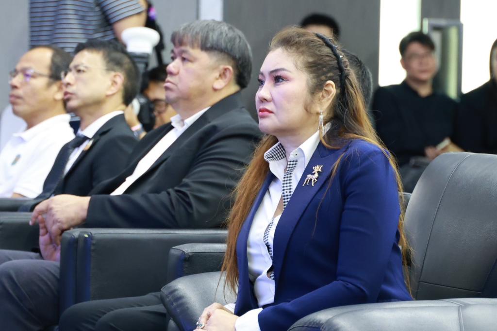 กระทรวงอุตฯ เดินเกมรุก “ONE MIND” สั่งการ “ดีพร้อม” ผนึก “สสว.” คิกออฟ ‘Rebuild SMEs’ เร่งฟื้นฟูและเสริมแกร่ง พร้อมยกระดับศักยภาพ SMEs ไทย กว่า 800 กิจการ สู่เศรษฐกิจยุคใหม่ คาดสร้างมูลค่าเศรษฐกิจกว่า 840 ล้านบาท