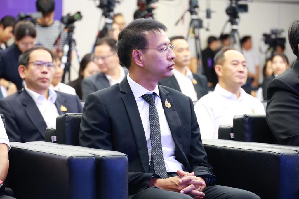 กระทรวงอุตฯ เดินเกมรุก “ONE MIND” สั่งการ “ดีพร้อม” ผนึก “สสว.” คิกออฟ ‘Rebuild SMEs’ เร่งฟื้นฟูและเสริมแกร่ง พร้อมยกระดับศักยภาพ SMEs ไทย กว่า 800 กิจการ สู่เศรษฐกิจยุคใหม่ คาดสร้างมูลค่าเศรษฐกิจกว่า 840 ล้านบาท