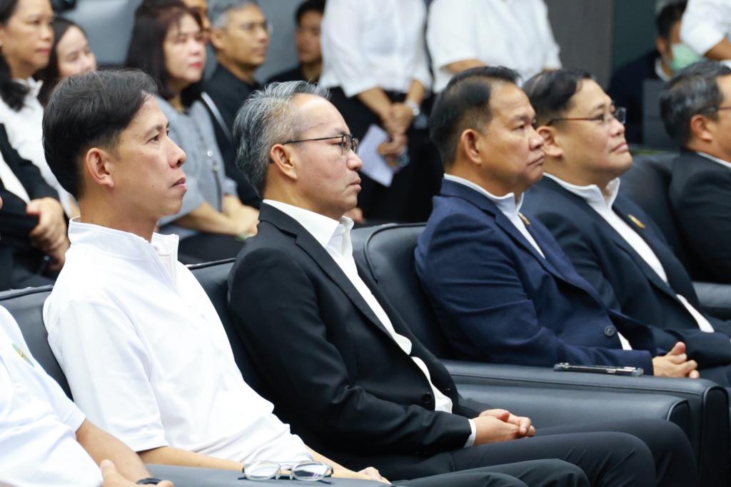 กระทรวงอุตฯ เดินเกมรุก “ONE MIND” สั่งการ “ดีพร้อม” ผนึก “สสว.” คิกออฟ ‘Rebuild SMEs’ เร่งฟื้นฟูและเสริมแกร่ง พร้อมยกระดับศักยภาพ SMEs ไทย กว่า 800 กิจการ สู่เศรษฐกิจยุคใหม่ คาดสร้างมูลค่าเศรษฐกิจกว่า 840 ล้านบาท