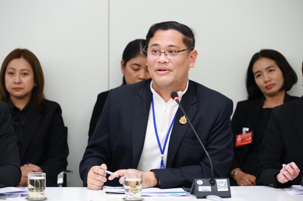 “ดีพร้อม” ร่วมหารือ "กมธ.อุตสาหกรรม" เดินหน้ายกระดับ SMEs ไทย ให้ FLEXi พร้อมรับมือการเปลี่ยนแปลงและเศรษฐกิจโลกผันผวน
